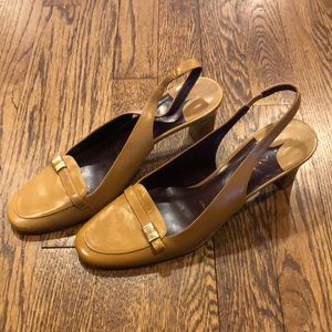 NWT Amalfi tan sling back 3” heel shoes Size 8